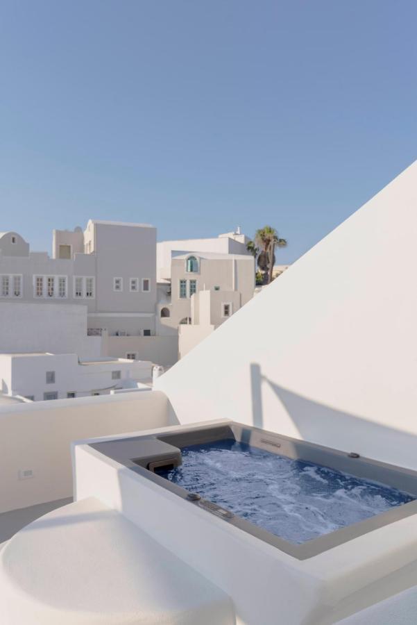 Thallos Cave House And Karterados (Santorini)