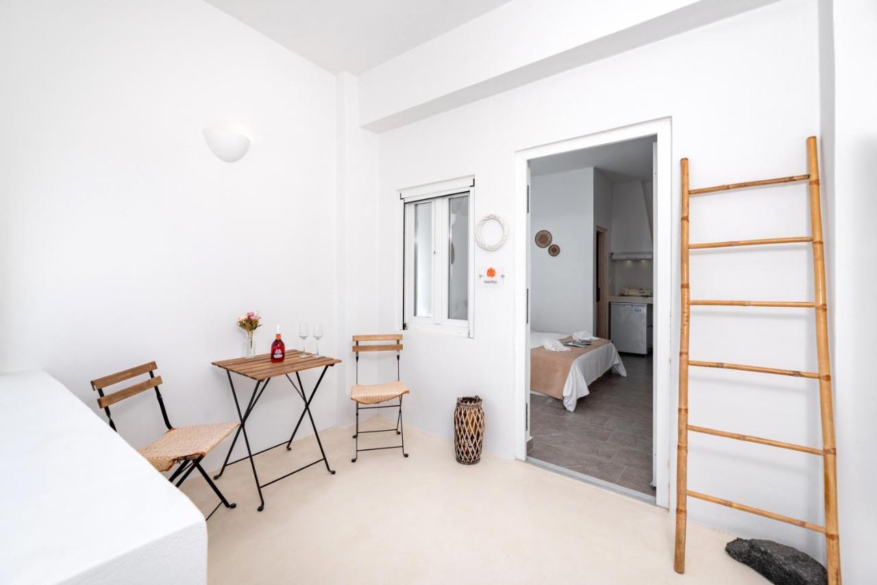 Thallos Cave House And Holiday home *