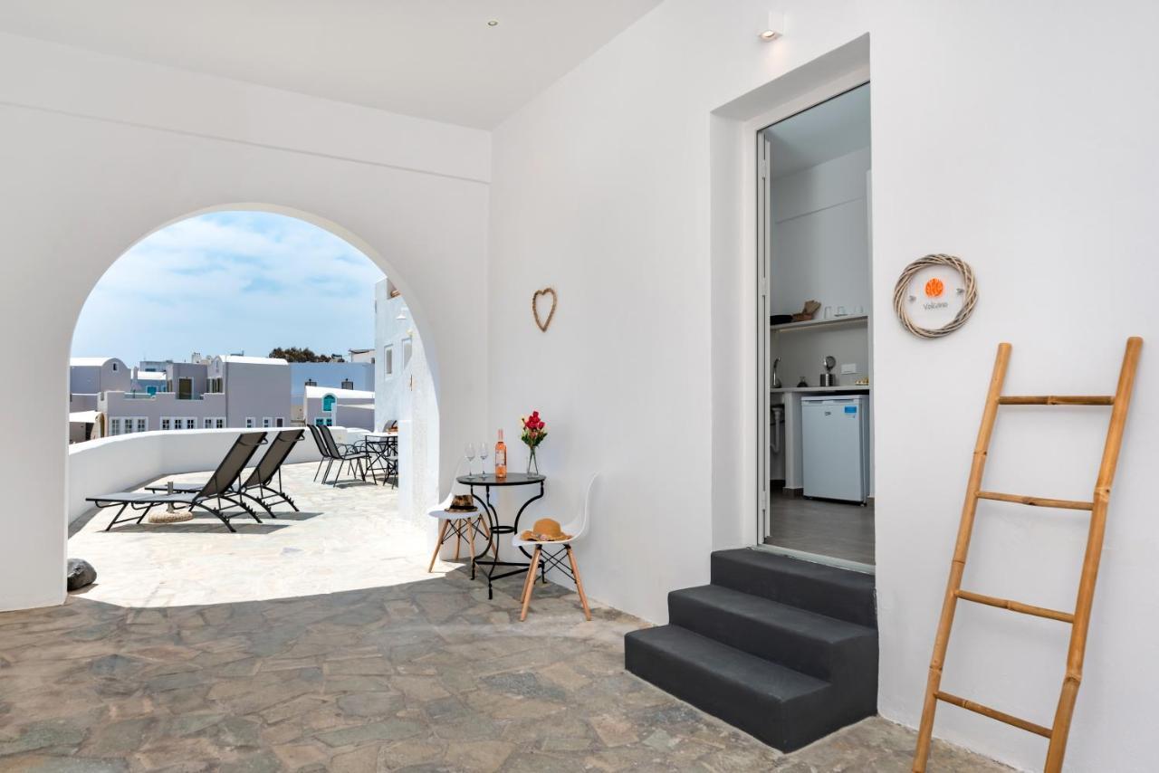 Thallos Cave House And Karterados (Santorini)
