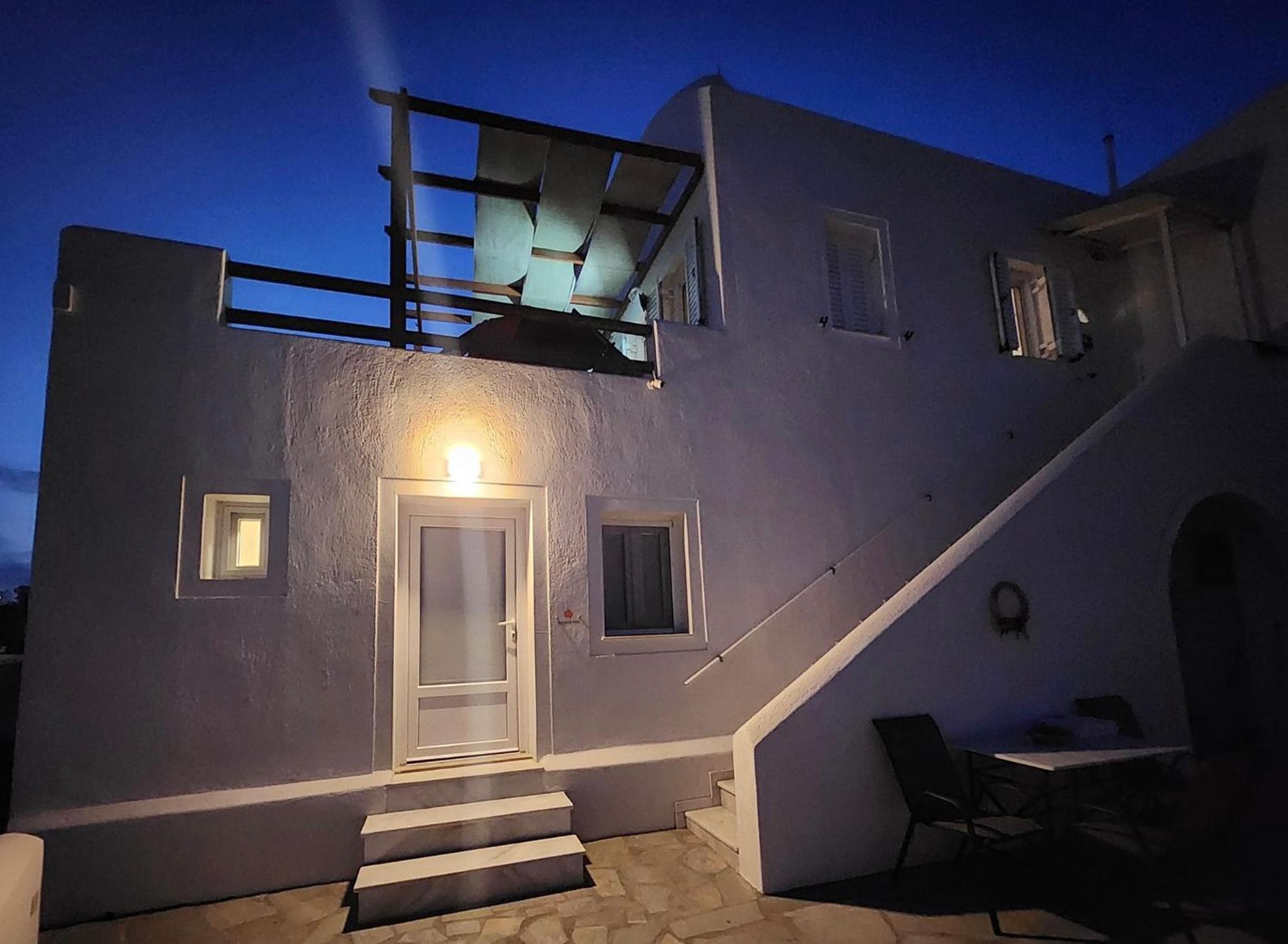 Thallos Cave House And Holiday home Karterados (Santorini)