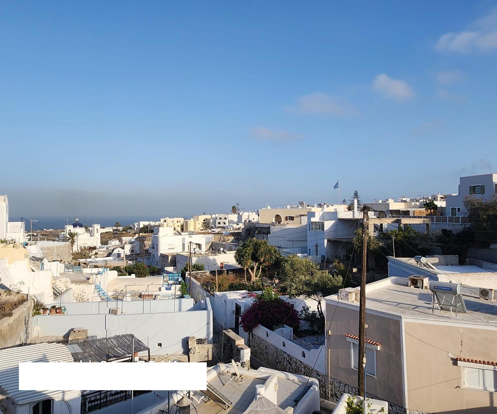 Thallos Cave House And Karterados (Santorini)