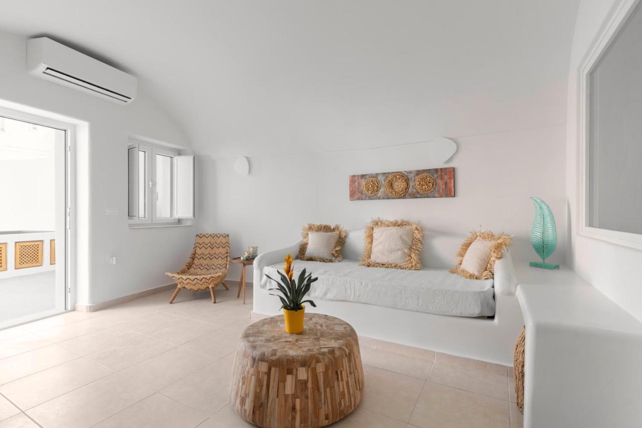 Thallos Cave House And * Karterados (Santorini)